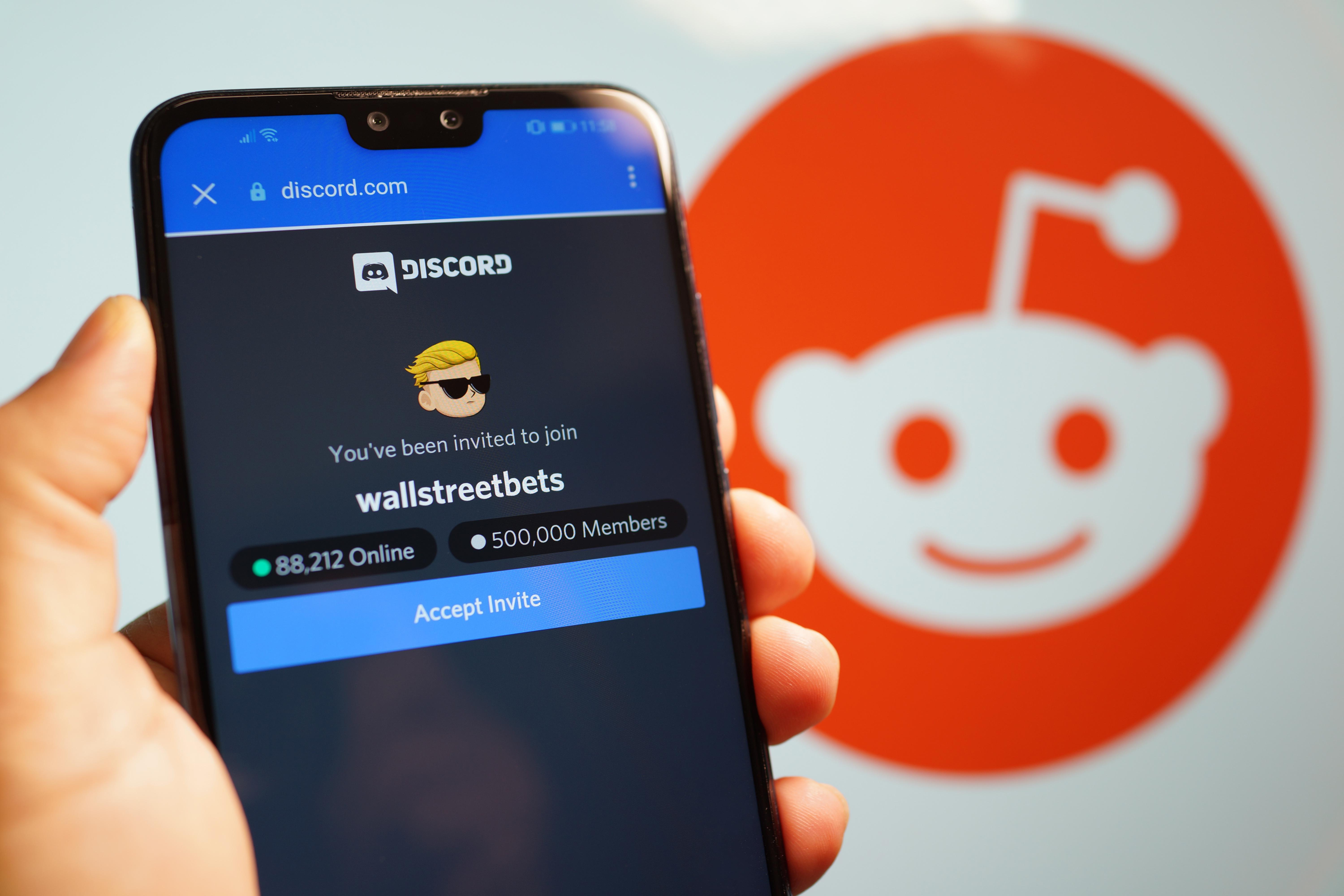 Pawfury (PAW) Steals the Spotlight Amid Solana and Ethereum Rivalry: WallStreetBets Investors Are Buzzing!