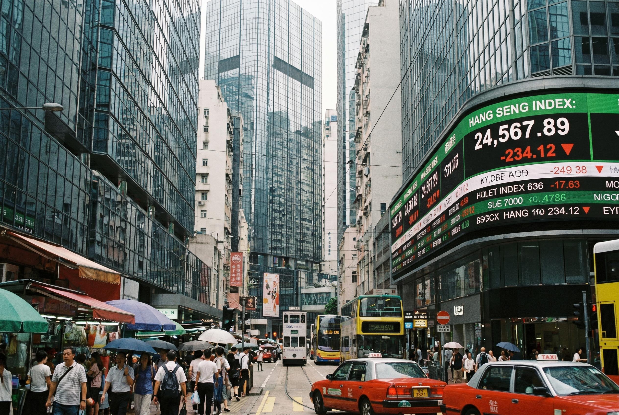 Hong Kong stocks dip below 26,000 amid cautious trading as HKEX remains resilient