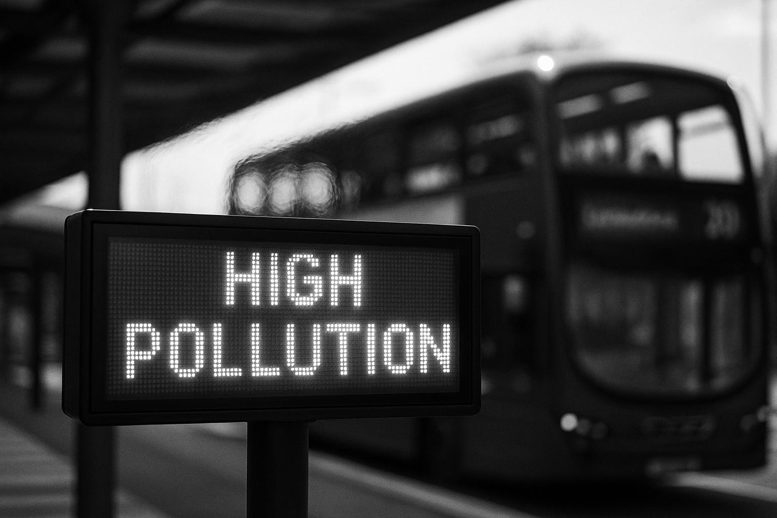 Heatwave triggers high pollution alert as London defends ULEZ gains